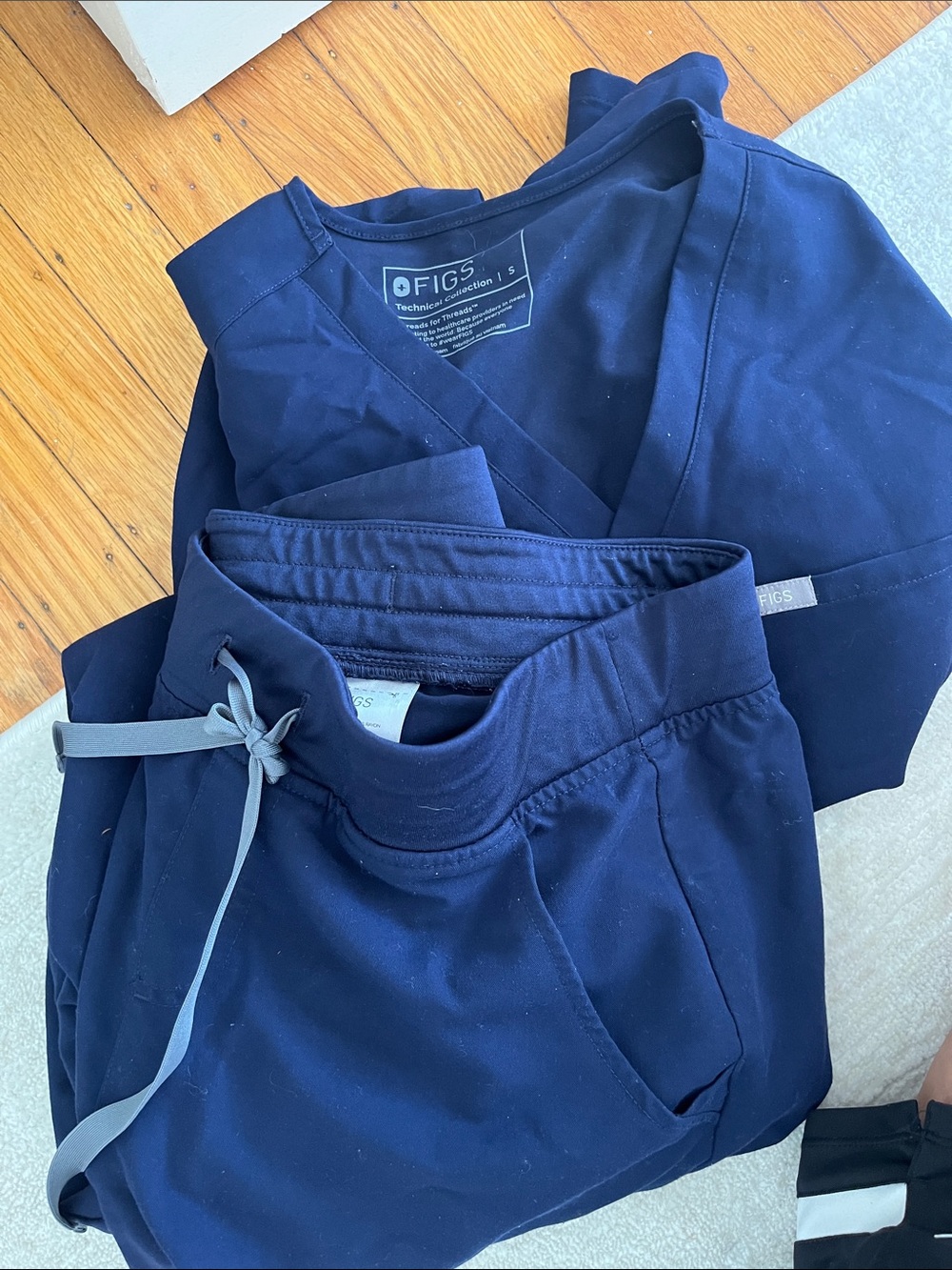Figs Women's Navy Scrub Top & Drawstring Track Pants